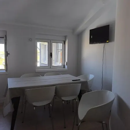 46 Steps To Beautiful In Center Apartamento